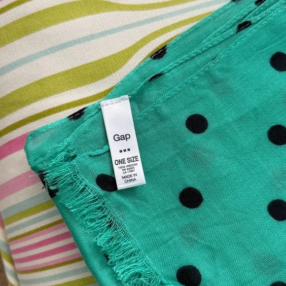 Gap Green & Black Polka Dot Scarf 💯% viscose - Picture 2 of 2